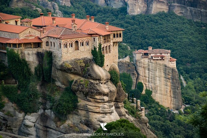 Hiking Tour to Meteora from Kalambaka - Local Agency - Walking the paths of the first monks