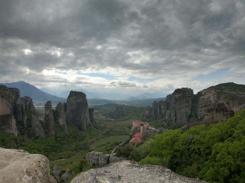 Kalabaka: Meteora Monasteries Minibus Tour with Photo Stops - Practical details before you book
