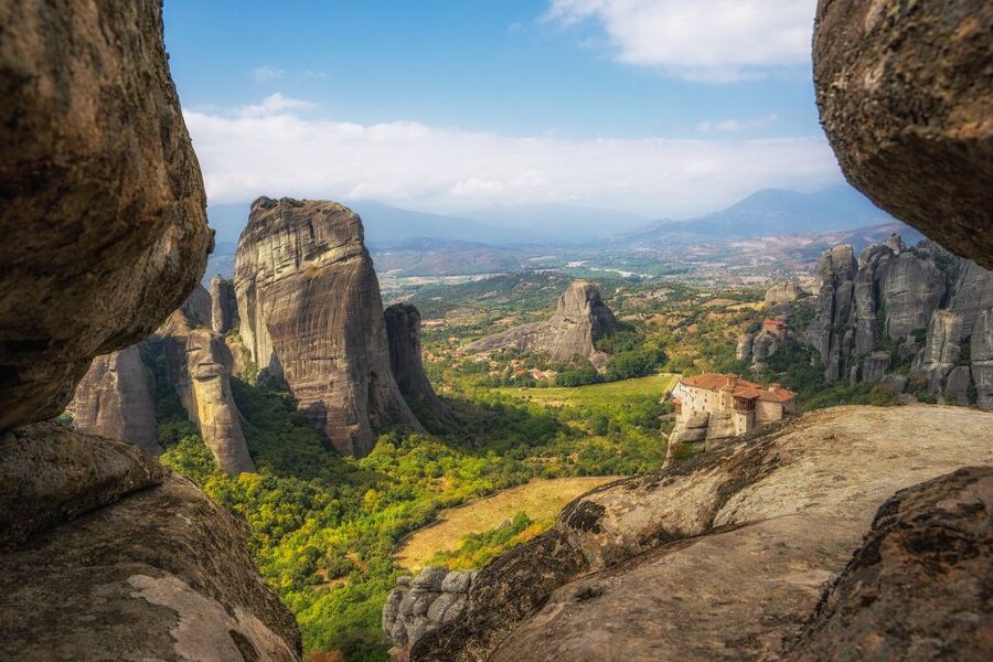 Kalabaka: Meteora Monasteries Minibus Tour with Photo Stops - Meeting at Kalampaka Train Station