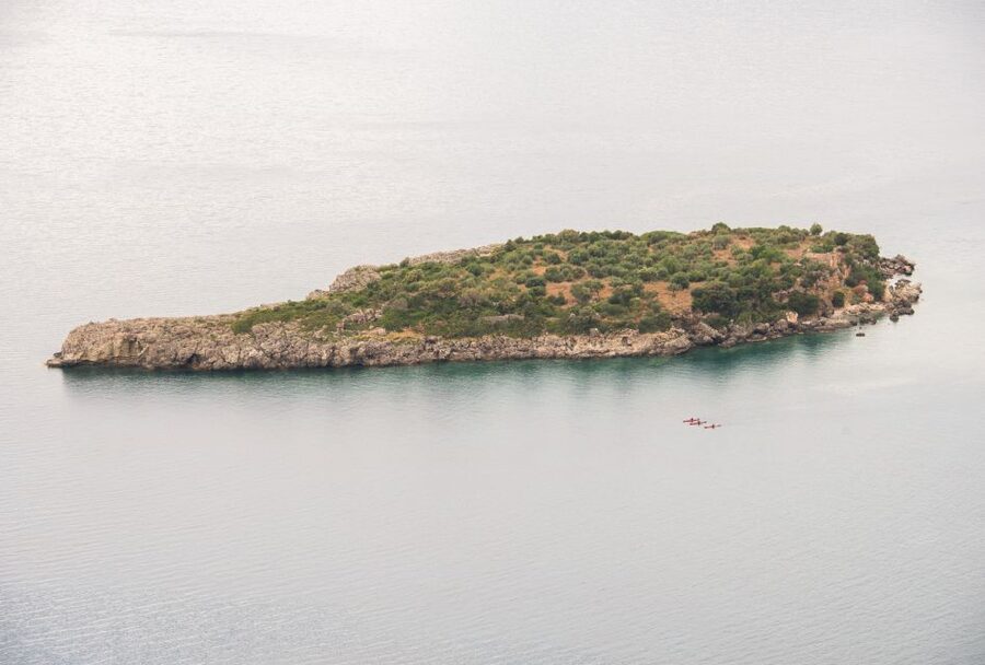 Kardamyli: Sea Kayaking With Lunch - Paddling past coves and rock gardens
