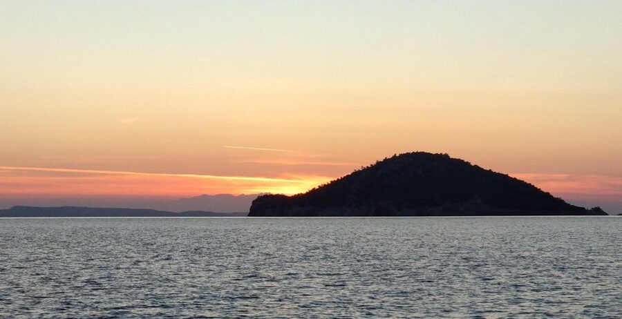Kassandra: Sunset Sailing Boat Tour of Secluded Coves - Who should book this Kassandra sunset cruise?