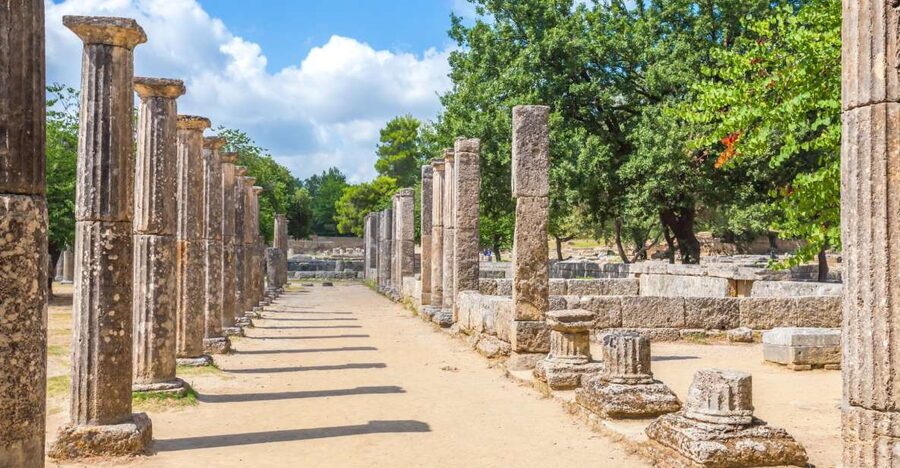 Katakolo Port: Transfer to Ancient Olympia and VR Audio Tour - Who will enjoy this excursion most