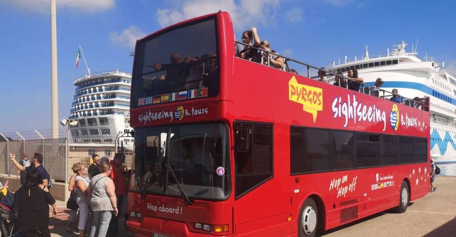 Katakolo: Pyrgos and Katakolo Hop-on Hop-off Bus Tour - How the hop-on hop-off format works
