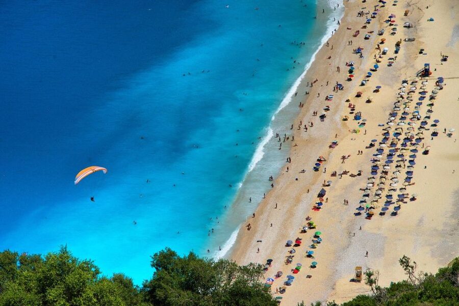 Kefalonia: Assos and Fiscardo Island Day Tour - Assos, one hour in a picture-perfect village