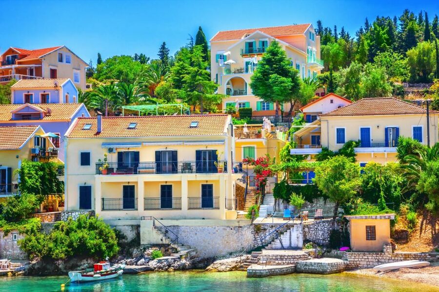 Kefalonia: Island Highlights Bus and Boat Tour with Lunch - A short visit to storybook Assos