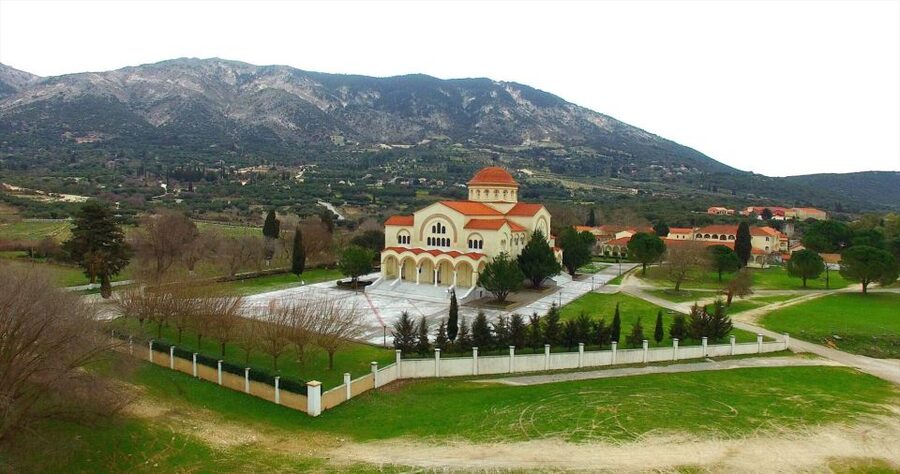 Kefalonia: Wine Tasting, Melissani, Drogarati & Fiscardo - Transport, pickup, and the real shape of the day