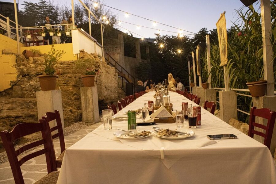 Kissamos: Greek Night with Buffet Dinner and Plate Smashing - Why the family-run format matters