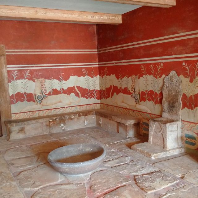 Knossos Palace Guided Walking Tour (Without Tickets) - Frescoes, storehouses, and ancient water systems