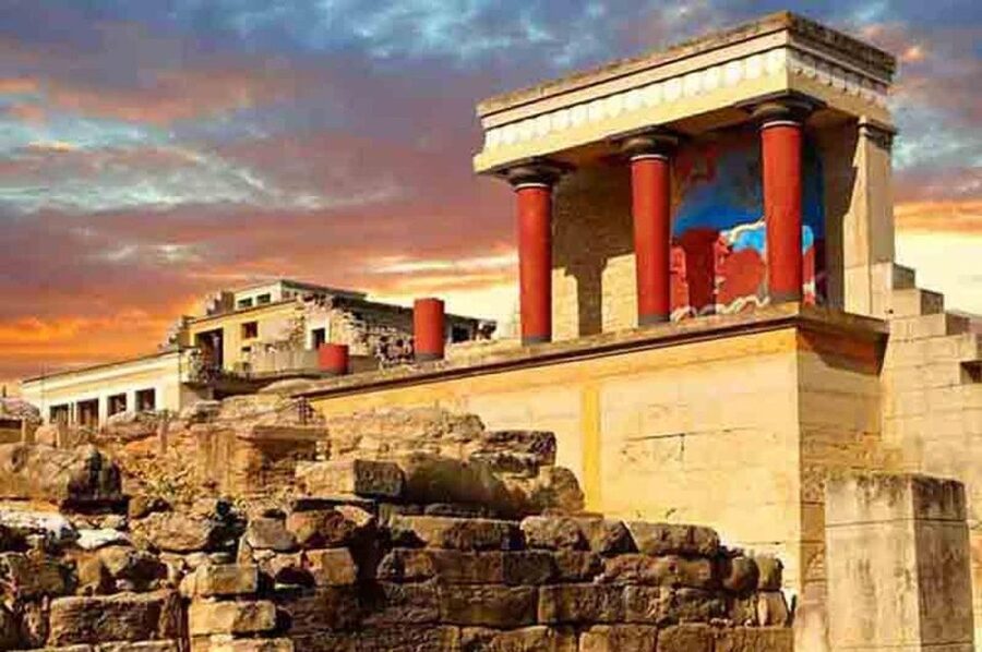 Knossos Palace & Heraklion Full-Day Tour from Chania Area - Two hours to get a taste of Heraklion