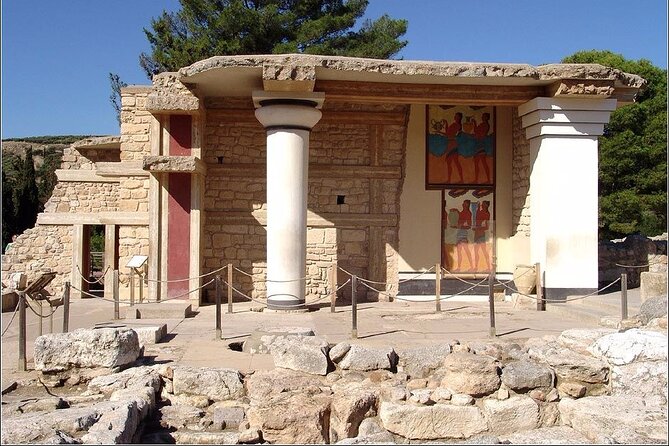Knossos Palace, Museum & Rethymno city Private Tour from Chania - Entering the Palace of Knossos