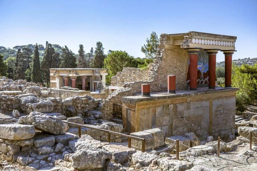 Knossos Palace Skip-the-Line Ticket & Private Guided Tour - The palace layout, from storerooms to ceremonial spaces