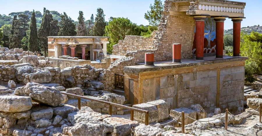 Knossos Palace Skip-the-Line Ticket & Private Guided Tour - Heat, stairs, and the walking effort