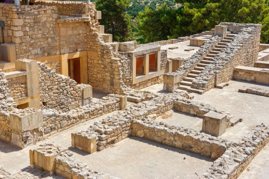 Knossos Palace Skip-the-Line Ticket & Private Guided Tour - Meeting your guide at the front entrance