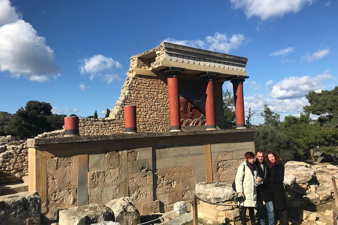 Knossos Palace Tour with Transfer & Skip-the-Line Entry Ticket - Inside the palace with a licensed guide