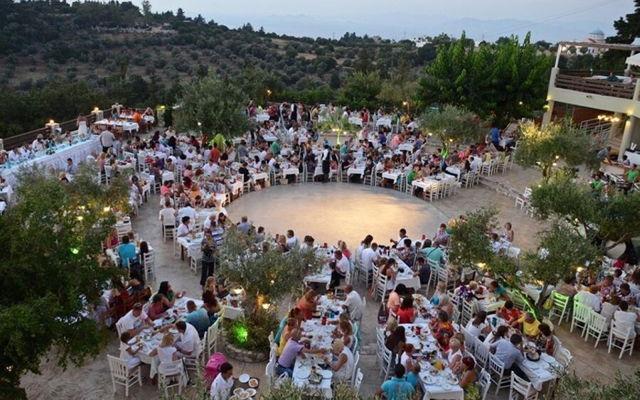 Kos: Tavern Dinner Experience with Greek Dancing and Wine - Small tips that make the night easier