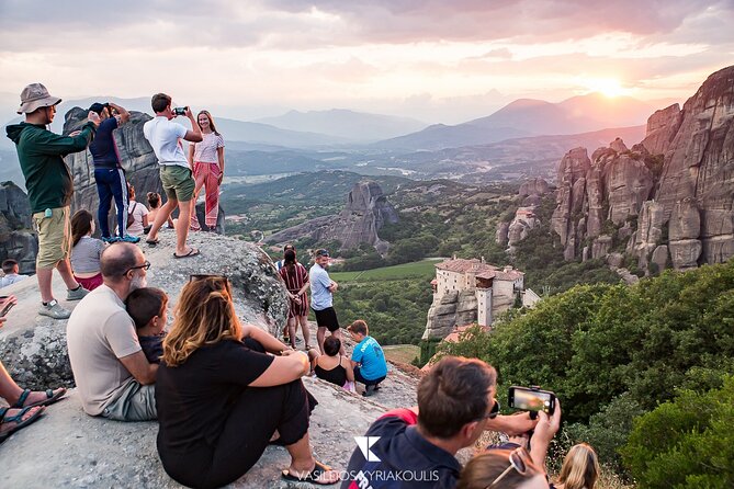Majestic Sunset Meteora Tour with Local Guide - Why sunset is the right time for Meteora