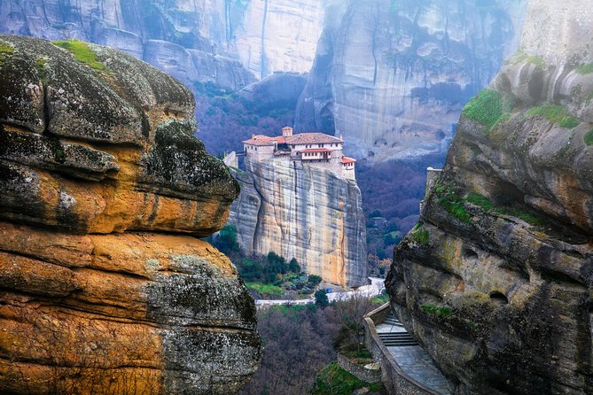 Meteora All Day Tour From Athens - Kastraki and lunch after the climb