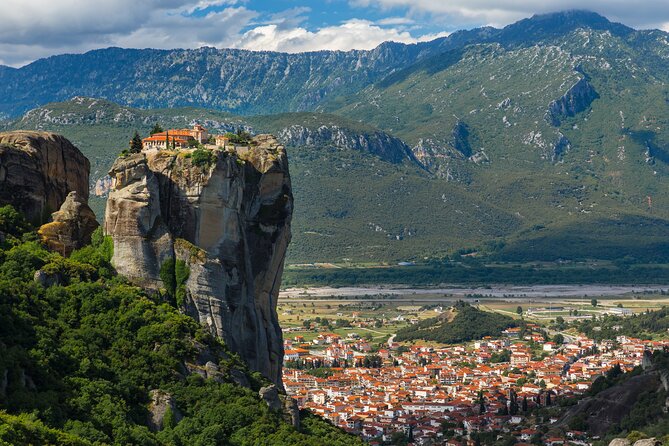 Meteora Day Trip with central Pick up & optional Lunch - What the views are really like
