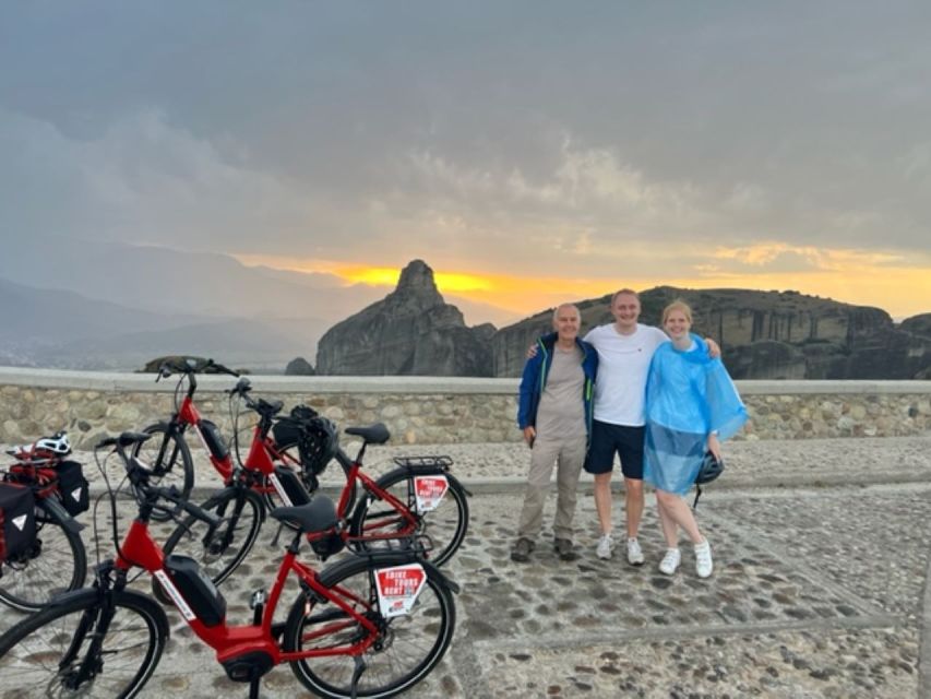 Meteora: E-Bike Epic Sunset Tour With Local Guide & Drink - What the guide adds to the ride