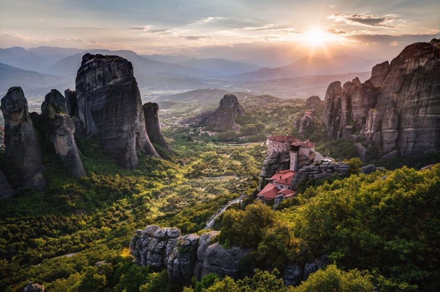 Meteora Evening Tour with Breathtaking Sunset View - Why an evening tour works so well at Meteora