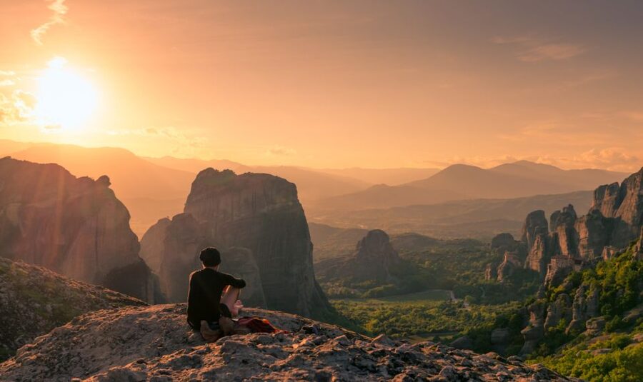 Meteora: Guided Sunset Tour with Monasteries & Caves Visit - Key points at a glance