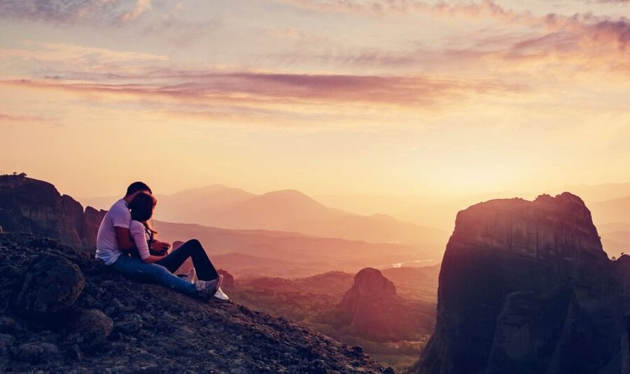 Meteora: Guided Sunset Tour with Monasteries & Caves Visit - Why a sunset tour works so well at Meteora