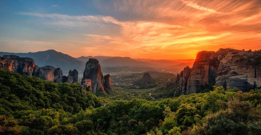 Meteora: Guided Sunset Tour with Monasteries & Caves Visit - Sunset viewpoint and photography