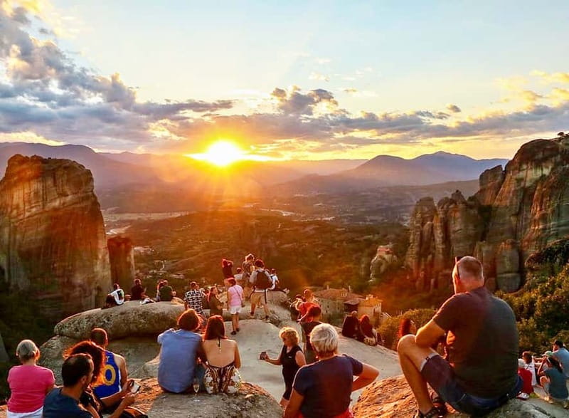 Meteora: Majestic Sunset Tour & Monasteries with Local Guide - Seeing six monasteries without chasing parking spaces