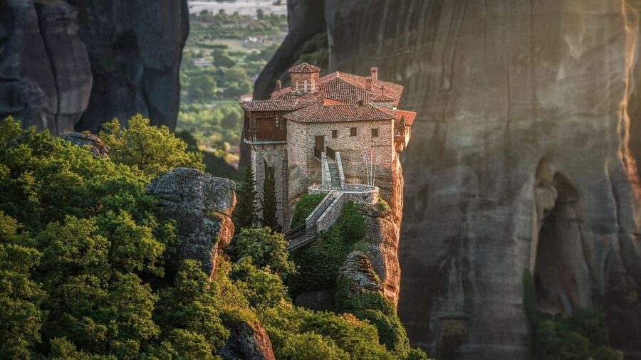 Meteora: Morning Monasteries Tour with Photo Stops - Why this four-hour Meteora tour works well