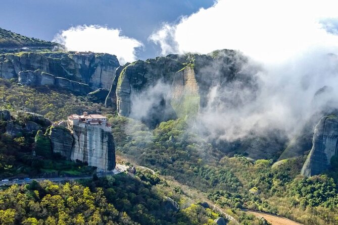 Meteora: Panoramic Morning Small Group Tour with Local Guide - Local guides, audio help, and the quality of the commentary
