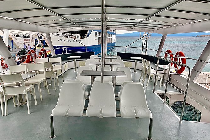 Mount Athos Sightseeing Luxury Cruise with Glassbottom - Comfort, space, and the crowd question