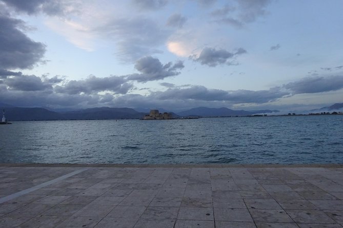 Mycenae and Nafplion Day Trip from Athens with Official guide - Coach comfort, pickup, and the long day