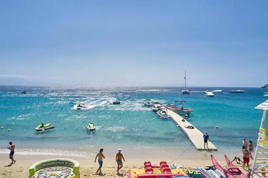 Mykonos: Beach Escape and Free Time in Mykonos Town - 105 minutes to wander Mykonos Town