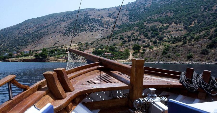 Mykonos: South Beaches Cruise - Sailing past Ornos, Psarou, and Platys Gyalos