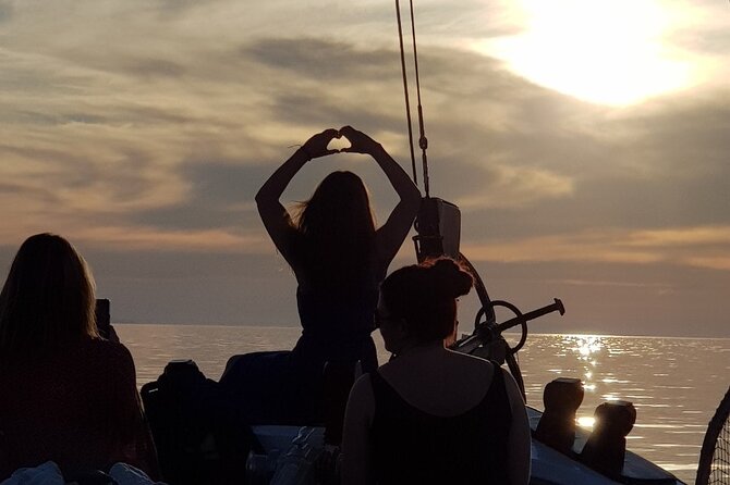 Mykonos: Sunset Cruise with Drinks - Why a Mykonos sunset cruise works so well