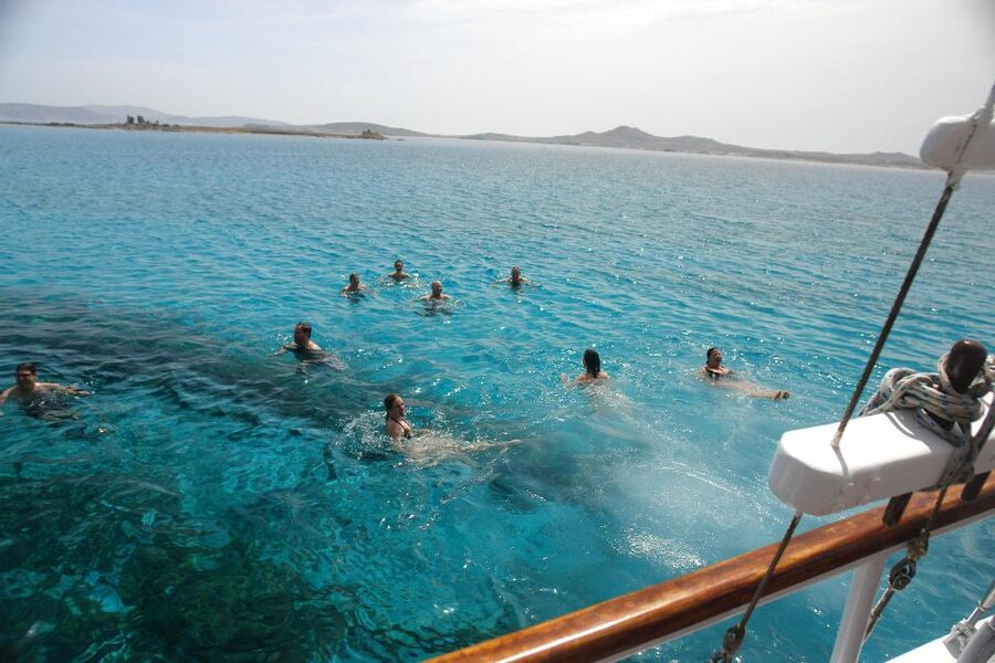 Mykonos: Sunset Party Boat Cruise with 1 Drink - Checking in at the Old Port