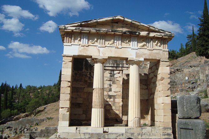 Mystical Delphi & Hosios Loukas Byzantine Wonder Luxury Day Tour - Arachova and the mountain-town view
