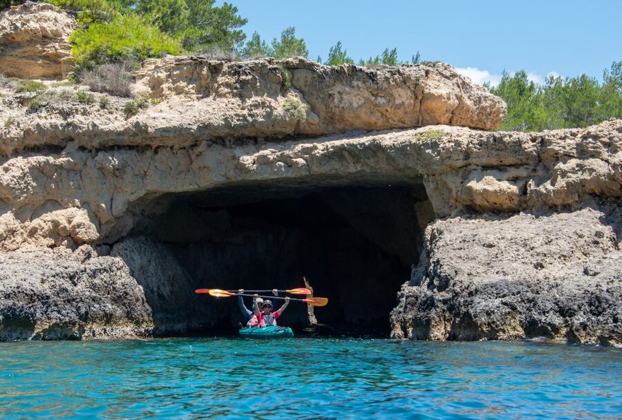 Navarino Bay: Sea Kayaking with Lunch - The guides and the tone of the outing