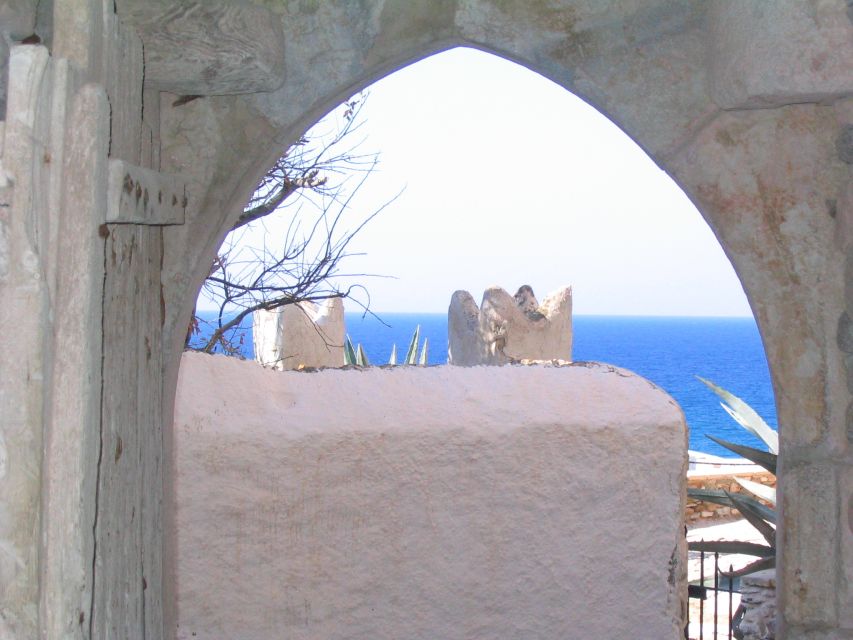Naxos Castle Walking Tour and Sunset at the Portara - Reading Naxos through the Venetian Castle