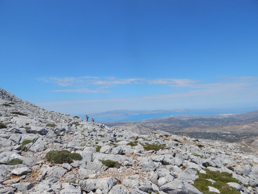 Naxos: Hike to the Top of Mount Zas with a Guide - Coming Down and Sitting Down to Eat