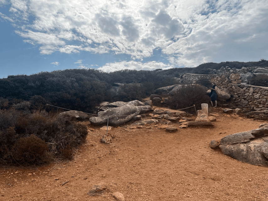 Naxos: Private E-Bike Tour with Farm Lunch - Lunch at a traditional taverna