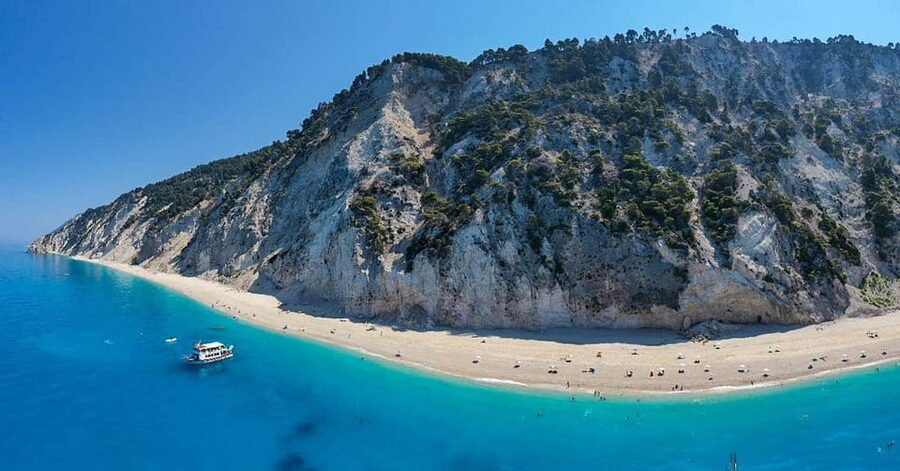 Nydri: Boat Cruise to the famous beaches of Lefkada - Leaving Nydri for Lefkada’s western coast