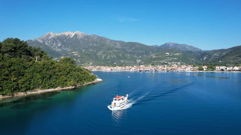 Nydri: Island Hopping Boat Cruise with Beach BBQ Lunch - Skorpios and the Onassis connection