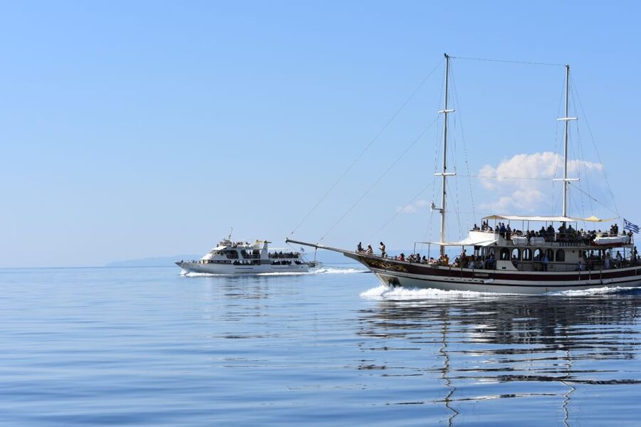 Ouranoupoli: Mount Athos Peninsula Sightseeing Cruise - Why Mount Athos is best seen from the water