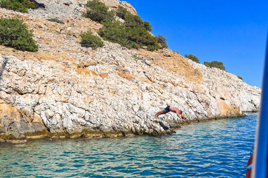 Paros: Iraklia, Schinoussa, & Naxos Sailing Tour with Lunch - Booking advice for a smoother day