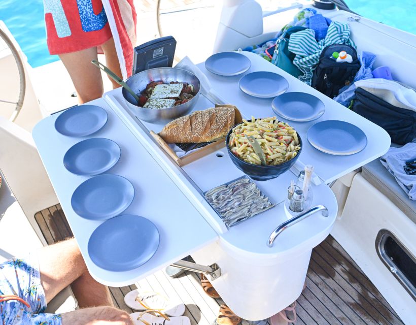 Paros: Iraklia, Schinoussa, & Naxos Sailing Tour with Lunch - Iraklia and the Alimia hydroplane
