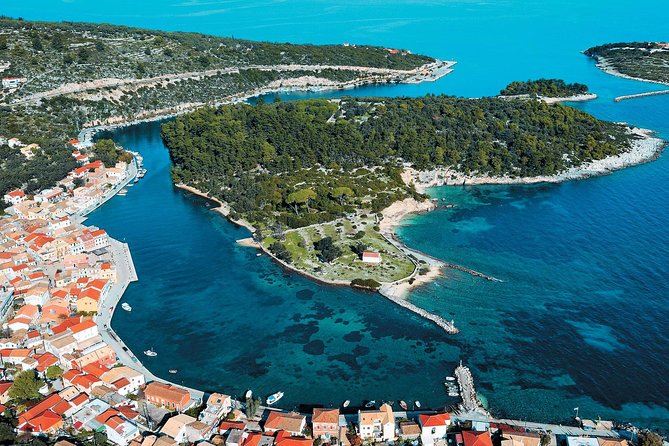 Paxos and Antipaxos Cruise from Corfu - The essential points at a glance