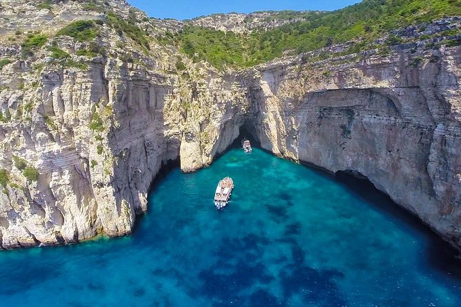 Paxos Antipaxos Blue Caves Day Tour from Corfu - The return ride can become a party