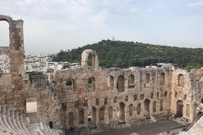 Piraeus Shore Excursion: ALL INCLUSIVE Skip-the-Lines Athens sightseeing Tour - Guides, vehicles, and the small-group setup