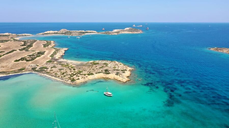 Pounta: Paros & Antiparos Cruise, Swimming & Seafood Lunch - Despotiko gives the cruise some archaeology